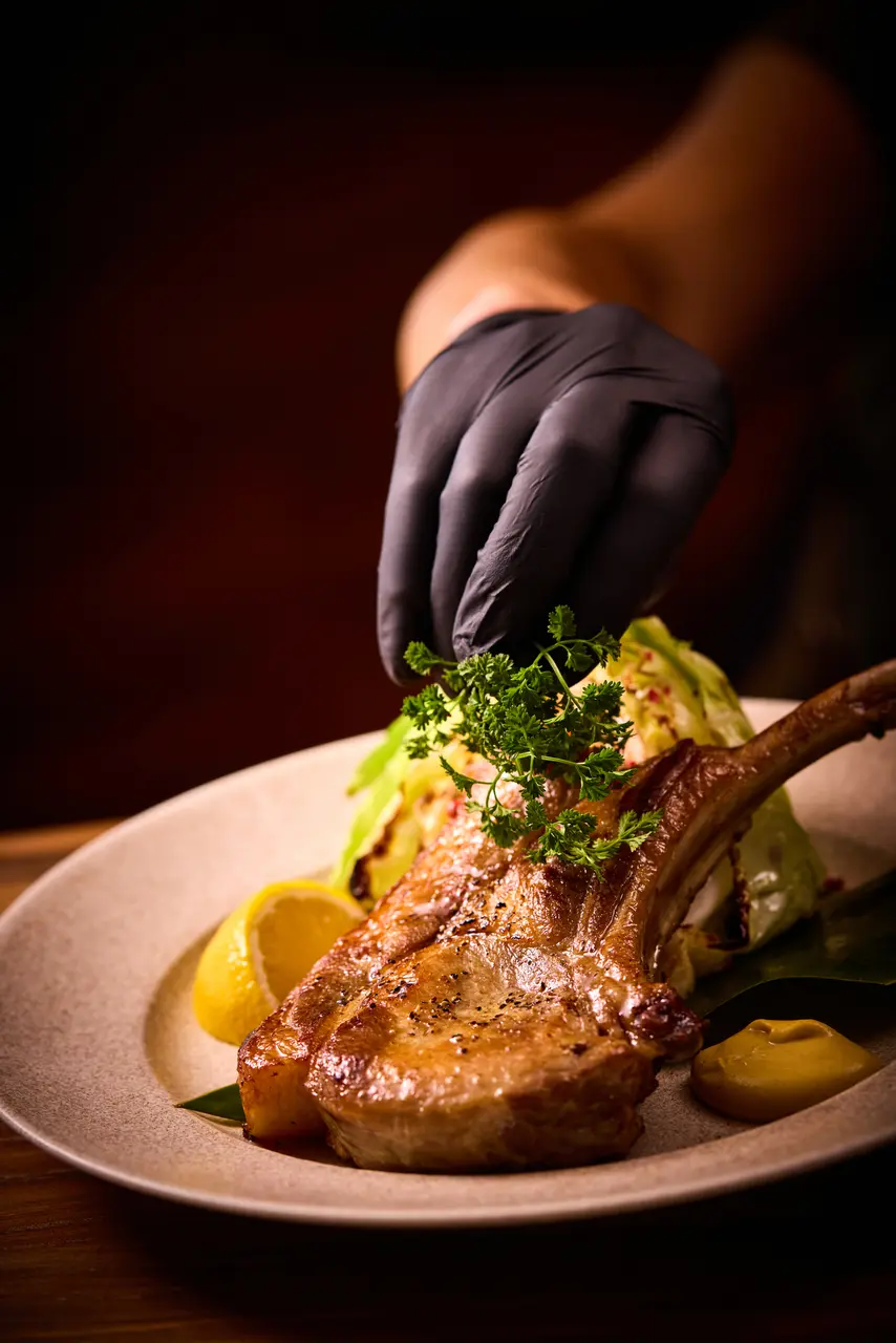 沖縄県産 紅豚
ポークチョップのグリル