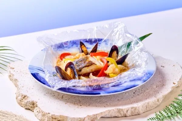 鲜味纸包鱼 ～南国风情马赛鱼汤～（4月22日起开始销售）