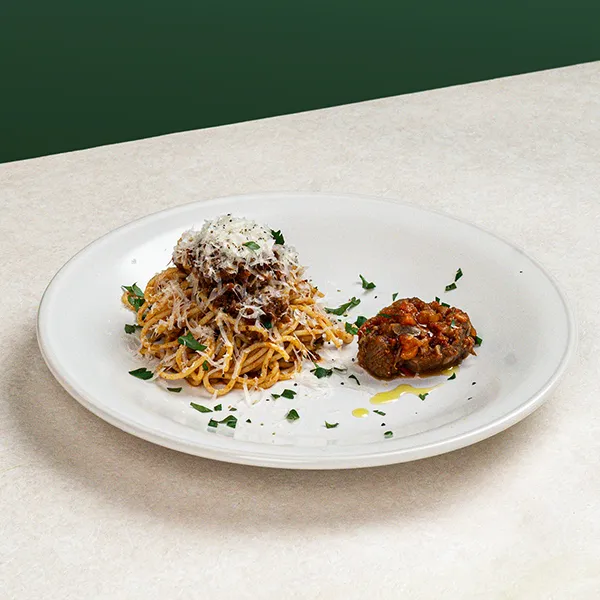 オキナワクラシコ ~ミートパスタ&ヤギ肉のトマト煮込み~ 1