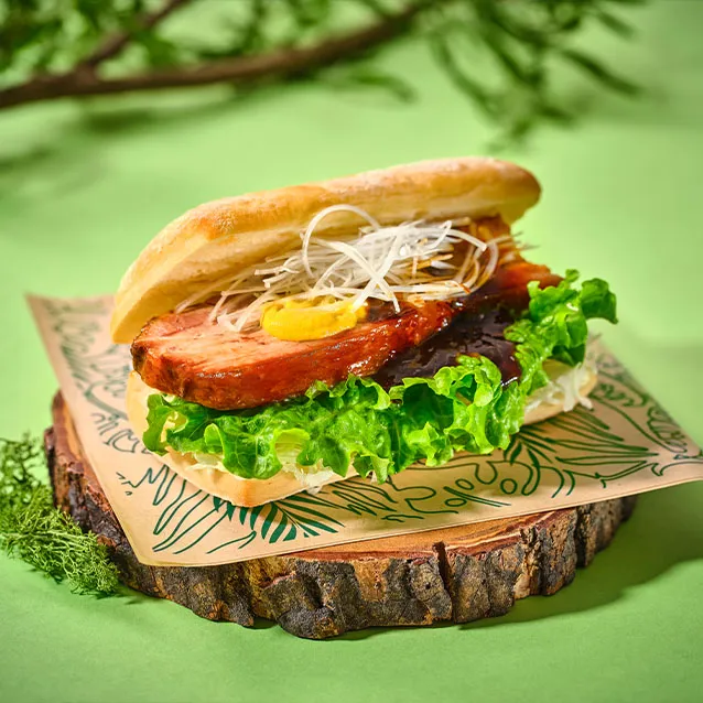 トロ～り紅豚角煮サンド ～泡盛仕込み～（4/22から販売開始） 1